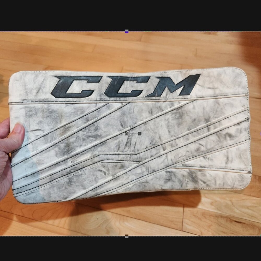 🥅 CCM Extreme Flex 3 Pro Goalie Blocker – Senior – Needs Palm Repair